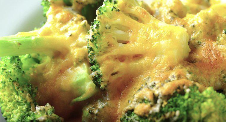 Ce este o rețetă pentru broccoli cu sos de brânză Velveeta?