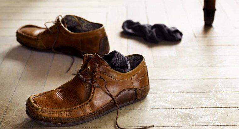 Ce culori se potrivesc cu pantofii maro?