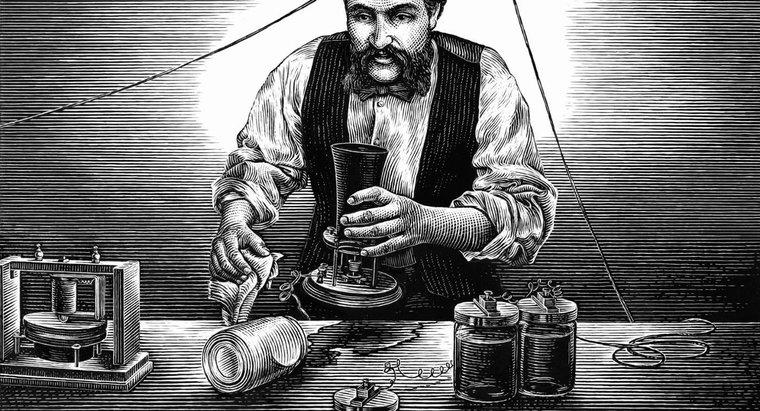 Ce a inventat Alexander Graham Bell?