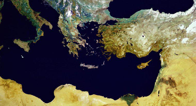 Ce țări frontierează Marea Mediterană?