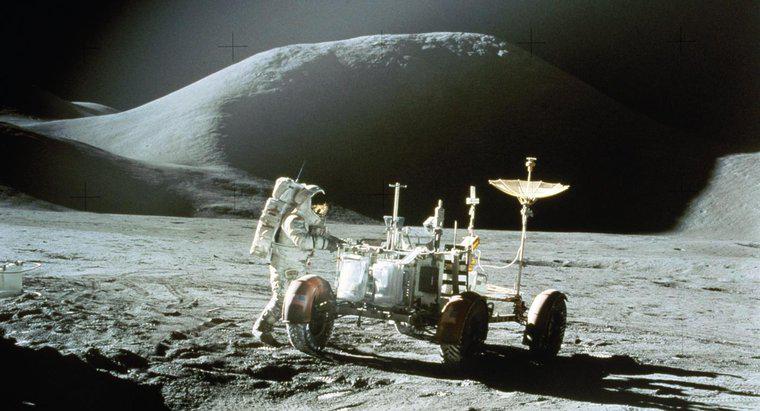 Câte misiuni Apollo au aterizat pe Lună?
