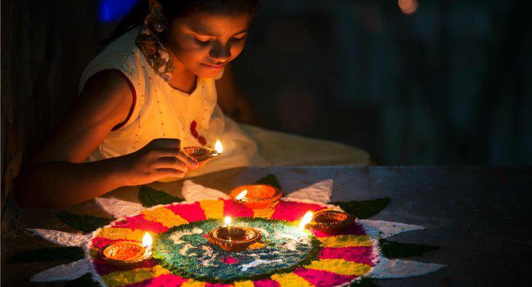 Ce sărbătorește Festivalul Indian Diwali?