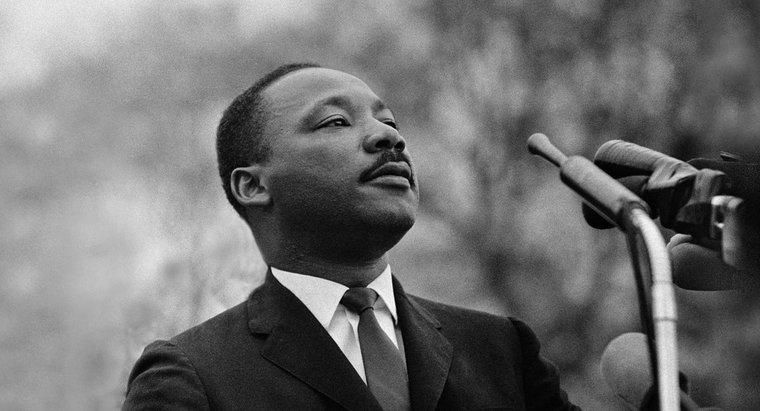 Când a devenit Ziua MLK o vacanță federală?