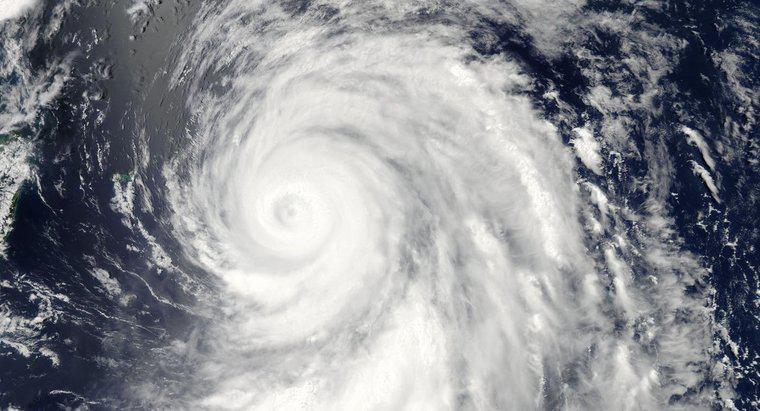 Cum formează taifunii?