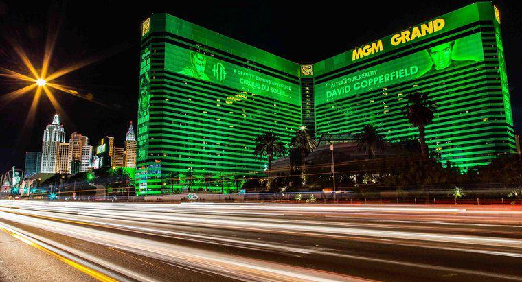 Cât de mare este factura electrică lunară a MGM Grand din Las Vegas?