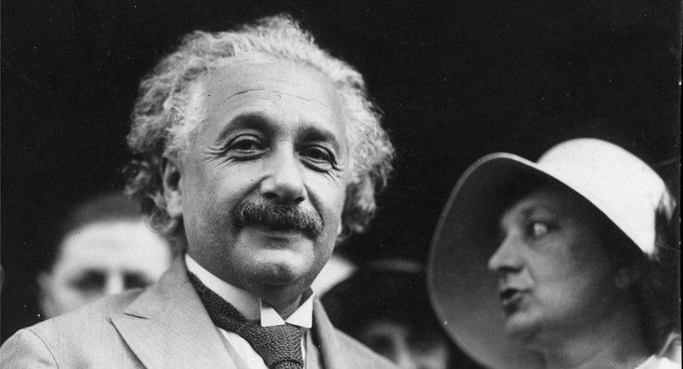 Ce fel de muncă a făcut Albert Einstein?