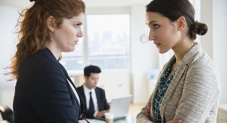 Care sunt diferitele tipuri de conflicte la locul de muncă?