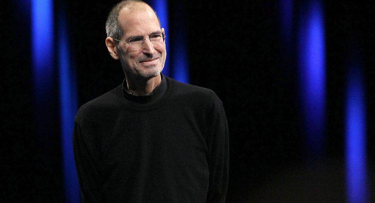 De ce a numit Steve Jobs compania lui Apple?