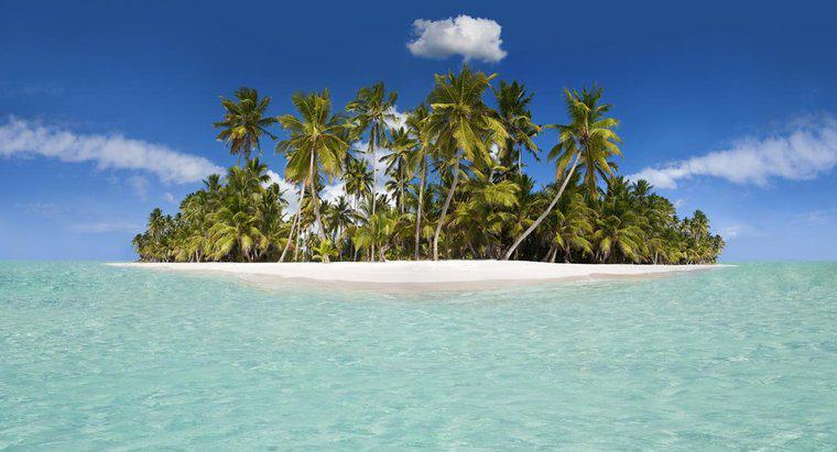 Care este cea mai mare insulă din Caraibe?
