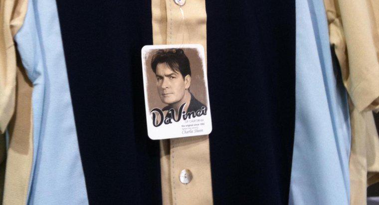 Ce brand sunt cămășile purtate de Charlie Sheen pe "Two and a Half Men"?