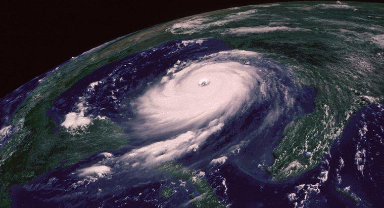 Ce cale a luat uraganul Katrina?