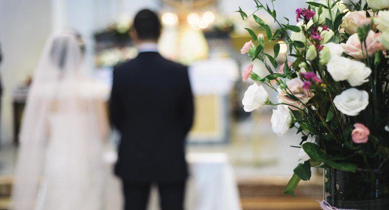 Care sunt unele jurăminte tradiționale de nuntă creștine?