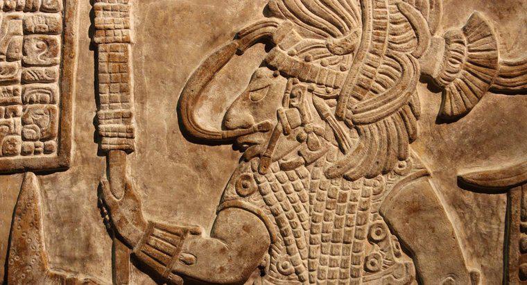 Cum a fost constituit Guvernul în Imperiul Aztec?