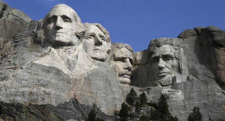 Cât de mari sunt chipurile de pe Muntele Rushmore?