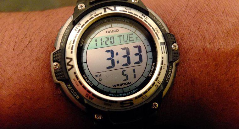 Cum stabilești timpul pe un ceas digital?