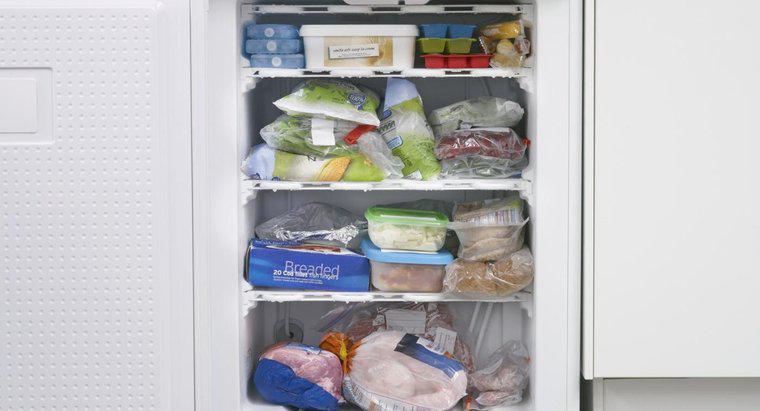 Ce cauzează frigiderul să înghețe totul în interiorul lui?