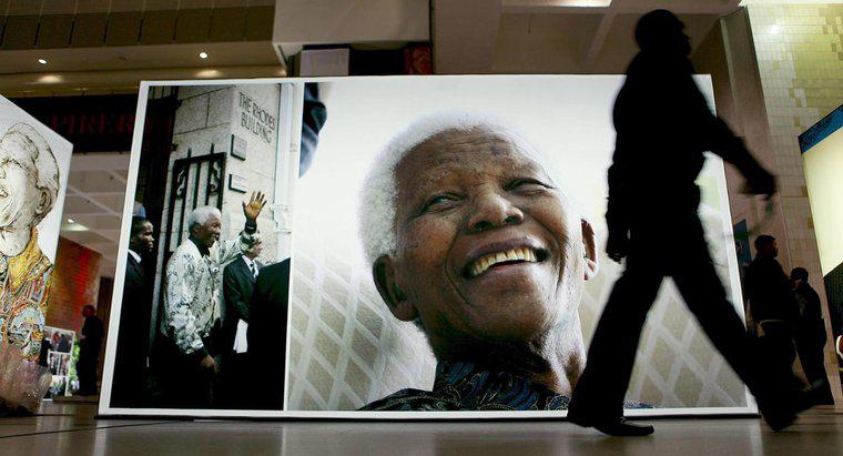 De ce a fost Nelson Mandela un bun conducător?