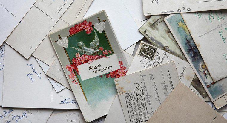 Cum găsesc valoarea unei cărți poștale vechi?