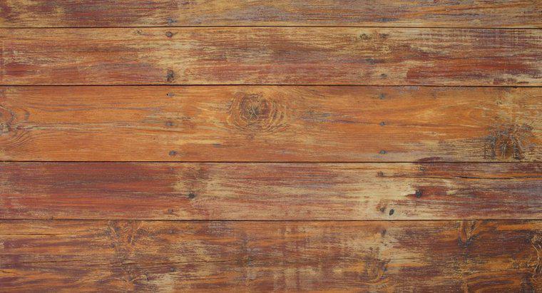 Cum curățați podelele din lemn de esență moale?