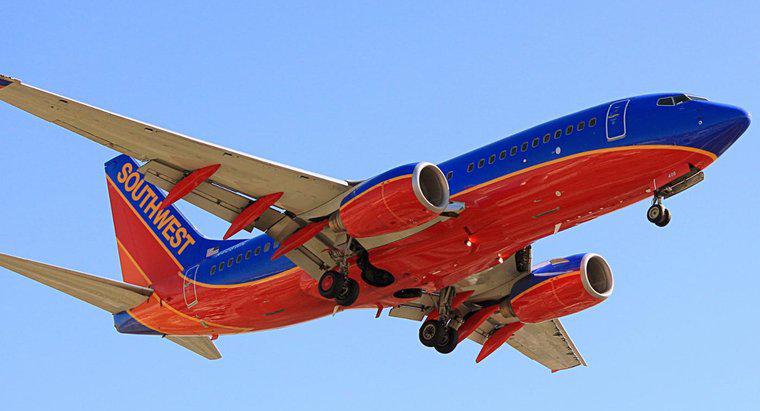 Ce destinații zboară către Southwest Airlines?