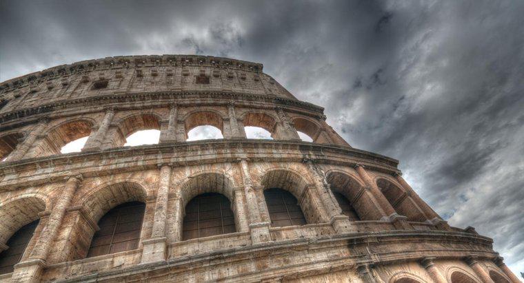 Ce materiale au fost folosite pentru a construi Colosseum?