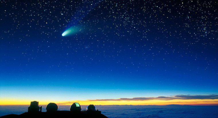 Cât de repede o cometă călătorește?