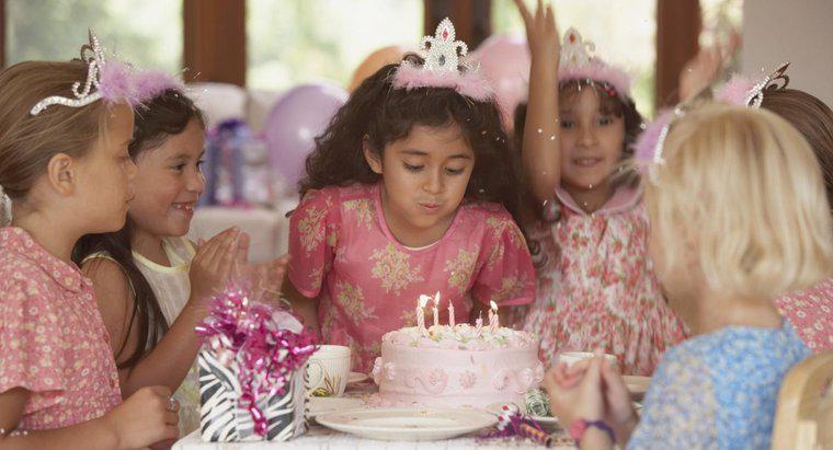 Care sunt unele idei de petrecere a zilelor de nastere Princess?