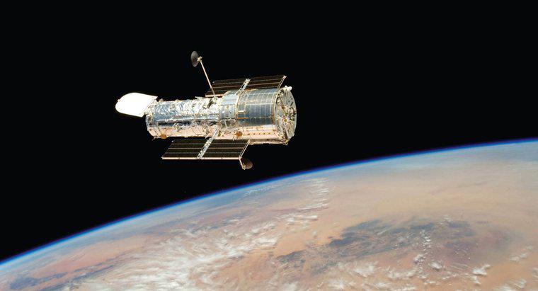 Cât de mult a costat Telescopul Hubble?