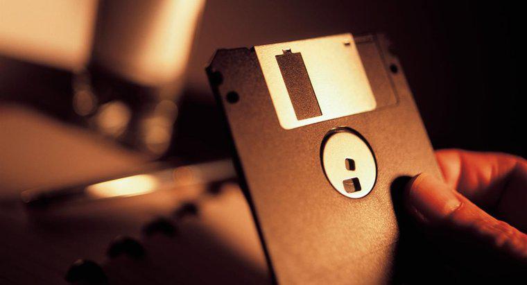 Cât de multă memorie poate ține un disc floppy?