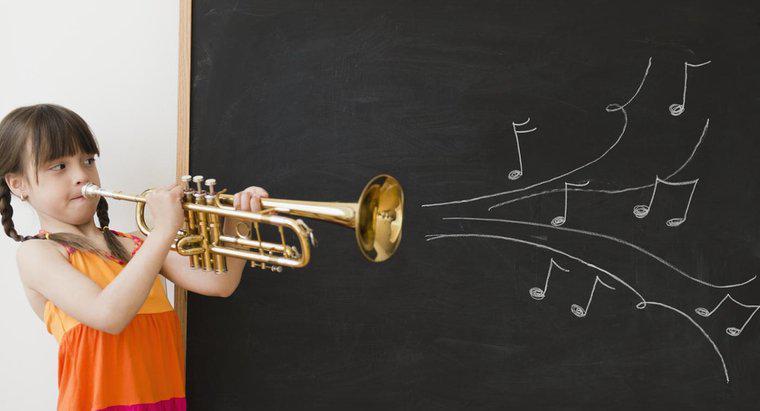 Cum produce o trompeta sunetul?