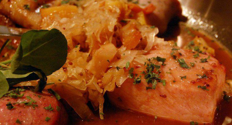 Mananca carnea de porc si varza de varza o traditie de ziua de nastere?
