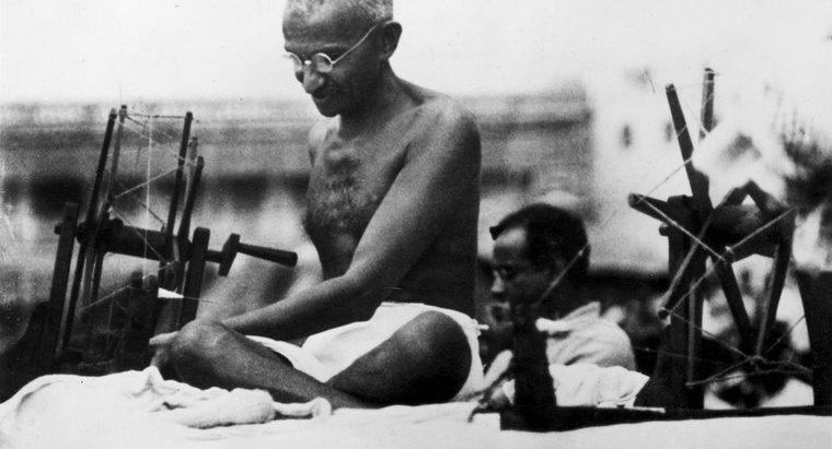 Ce a făcut Gandhi în Africa de Sud?
