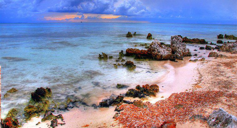 Cine deține Insulele Cayman?