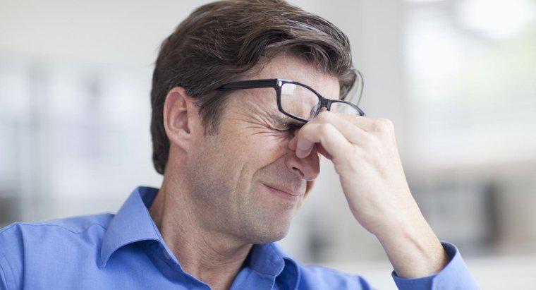 Care sunt unele cauze ale durerilor de cap constante?