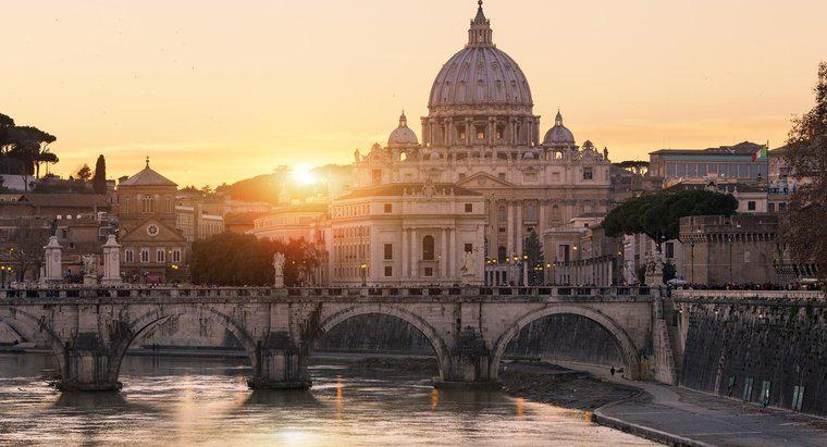 De ce este Roma numită orașul veșnic?