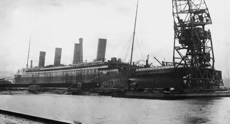 Cât de multe punți a avut Titanicul?