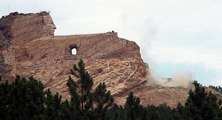 Când va fi terminat Memorialul Crazy Horse?
