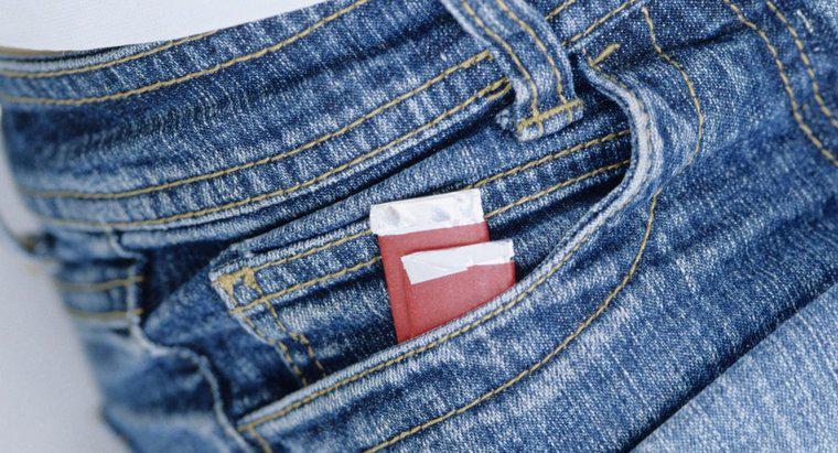 Cum eliminați guma de mestecat de la jeans?