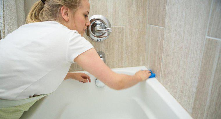 Care sunt unele produse care elimina pete de baie?