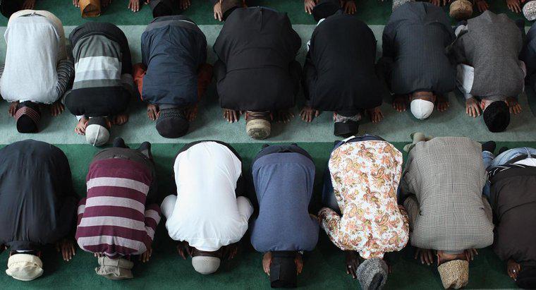 De ce musulmanii se roagă de cinci ori pe zi?