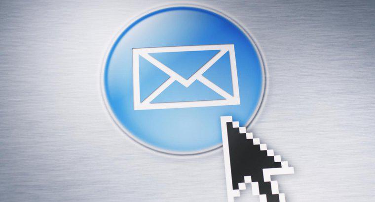 Care sunt câteva sugestii pentru crearea unei adrese de e-mail?