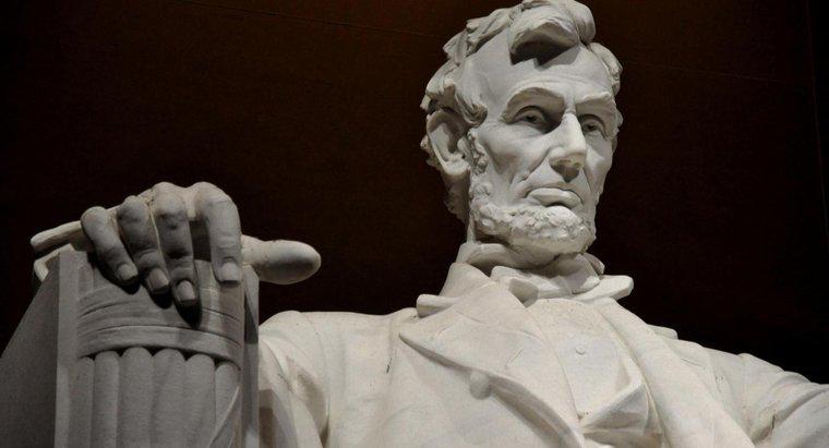 Care sunt unele fapte despre Abraham Lincoln?