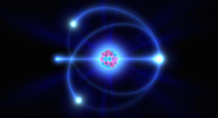 În ce circumstanțe poate atomul emite un foton?