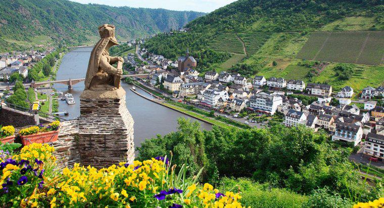Ce țări riscă râul Rin?
