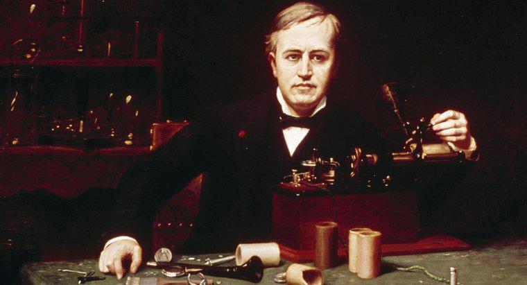 Thomas Edison a avut frați sau surori?