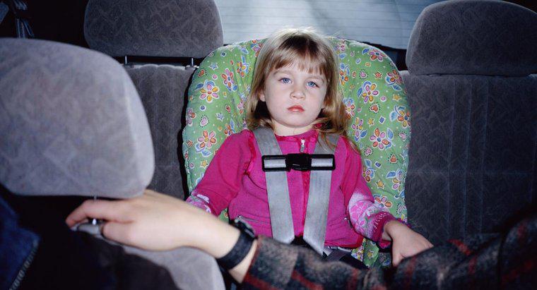 Cât de mult trebuie să cântărească un copil să se așeze într-un loc de pasageri?