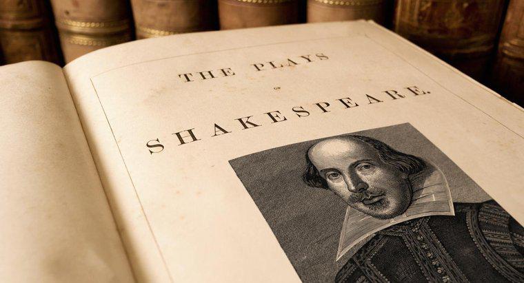 Care este numele mijlociu al lui William Shakespeare?