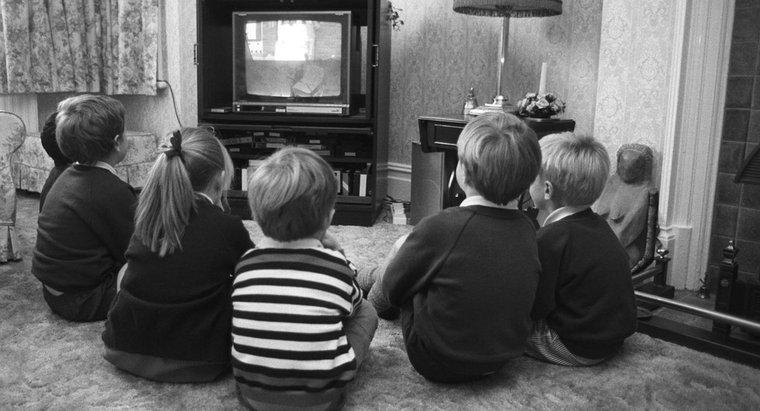 Când a fost inventată prima televiziune alb-negru?