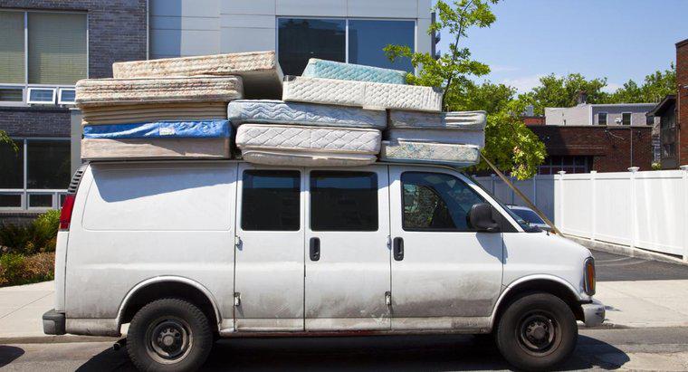 Pot salva o saltea cu pat dublu într-un minivan?