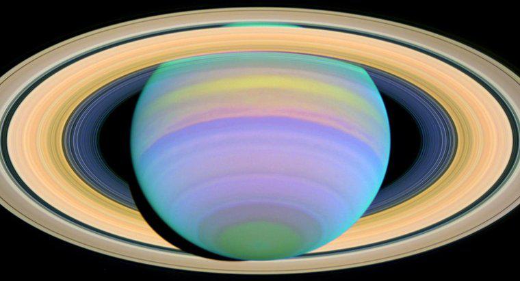 Cât de multe inele sunt acolo în jurul lui Saturn?